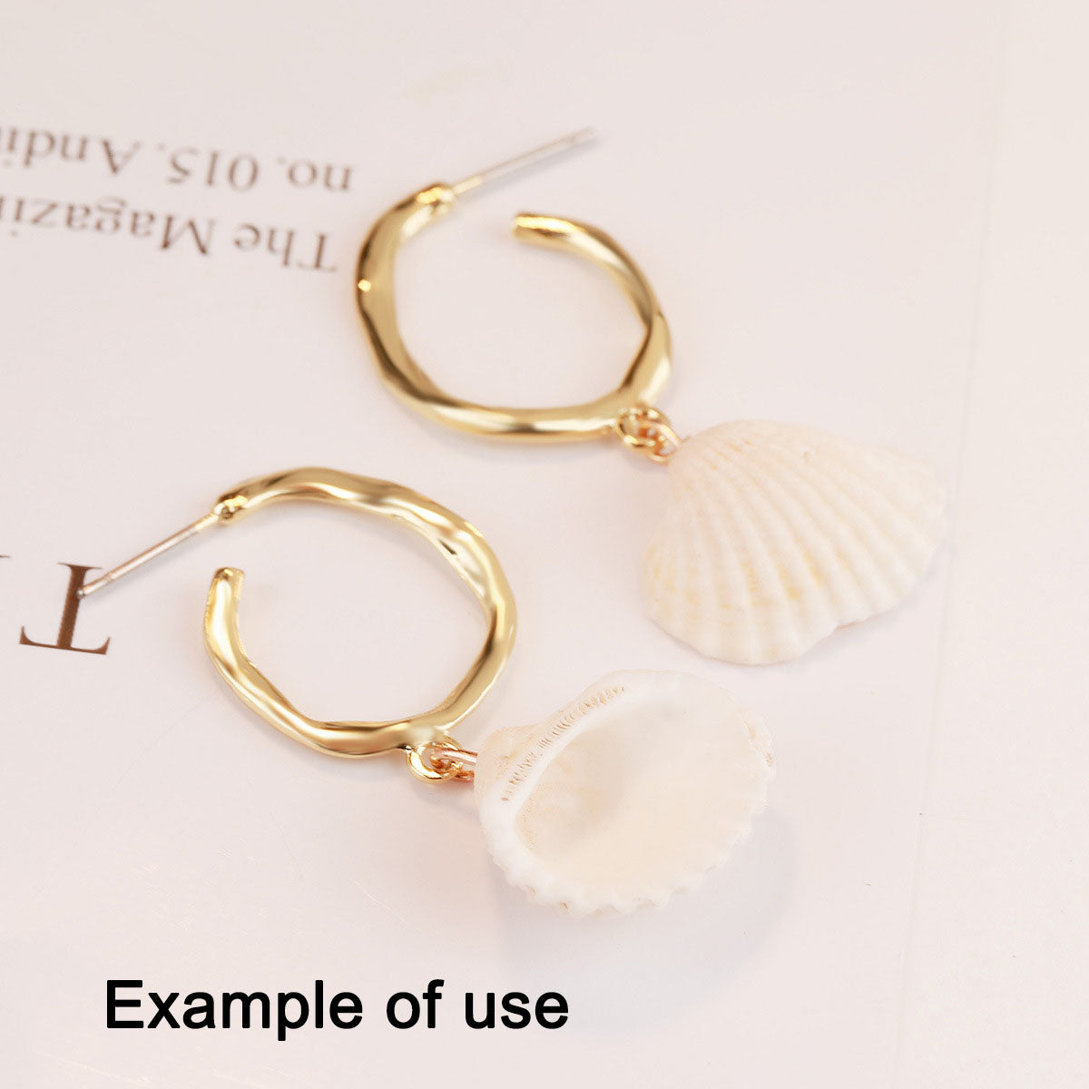 80g One Jar of Drilled Scallop Shell Sea Shell with Hole White for Craft DIY Jewelry Necklace Earring Bracelet Making Home Decoration Phone Frame Candle Making 2.5-3.5cm