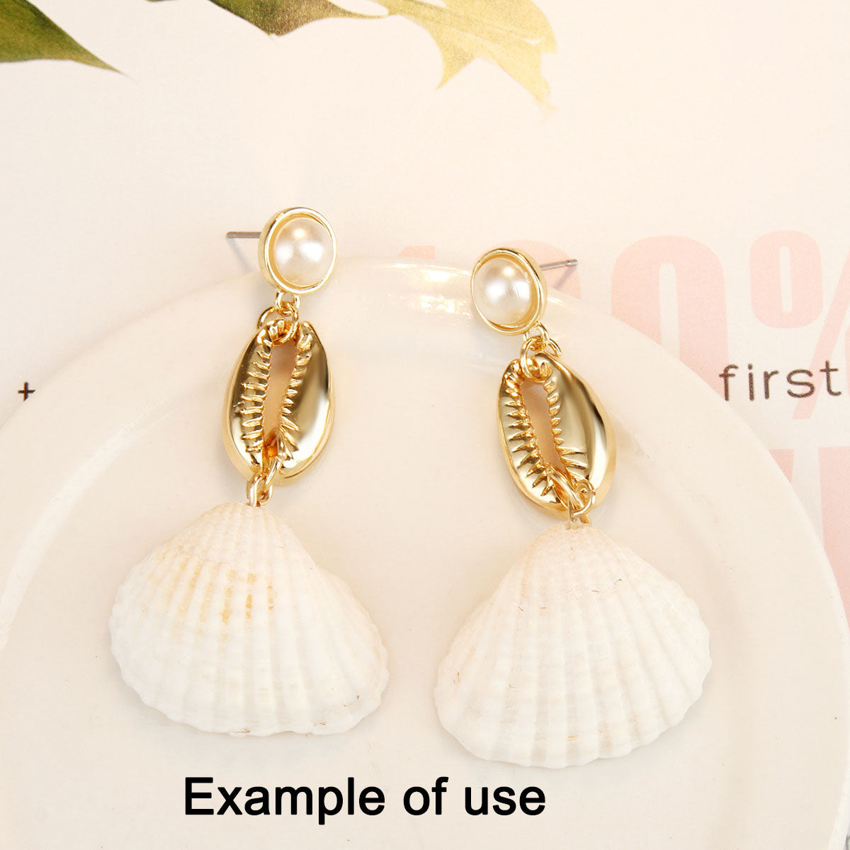 80g One Jar of Drilled Scallop Shell Sea Shell with Hole White for Craft DIY Jewelry Necklace Earring Bracelet Making Home Decoration Phone Frame Candle Making  2-2.5cm