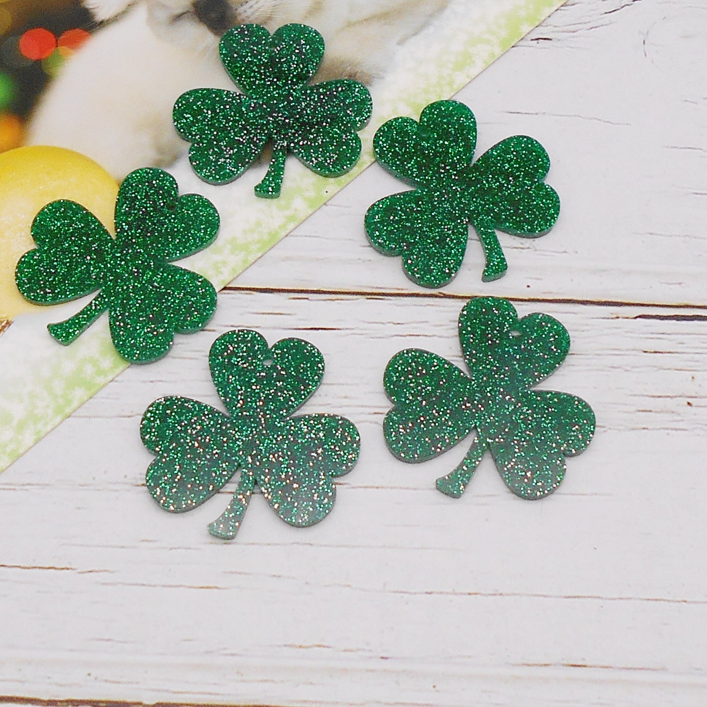 30pcs Three Leaf Clover Acrylic Shamrock St. Patrick's Day Green Pendant  for Jewelry Necklace Bracelet Earring Making Keychain Bookmark DIY Craft Findings