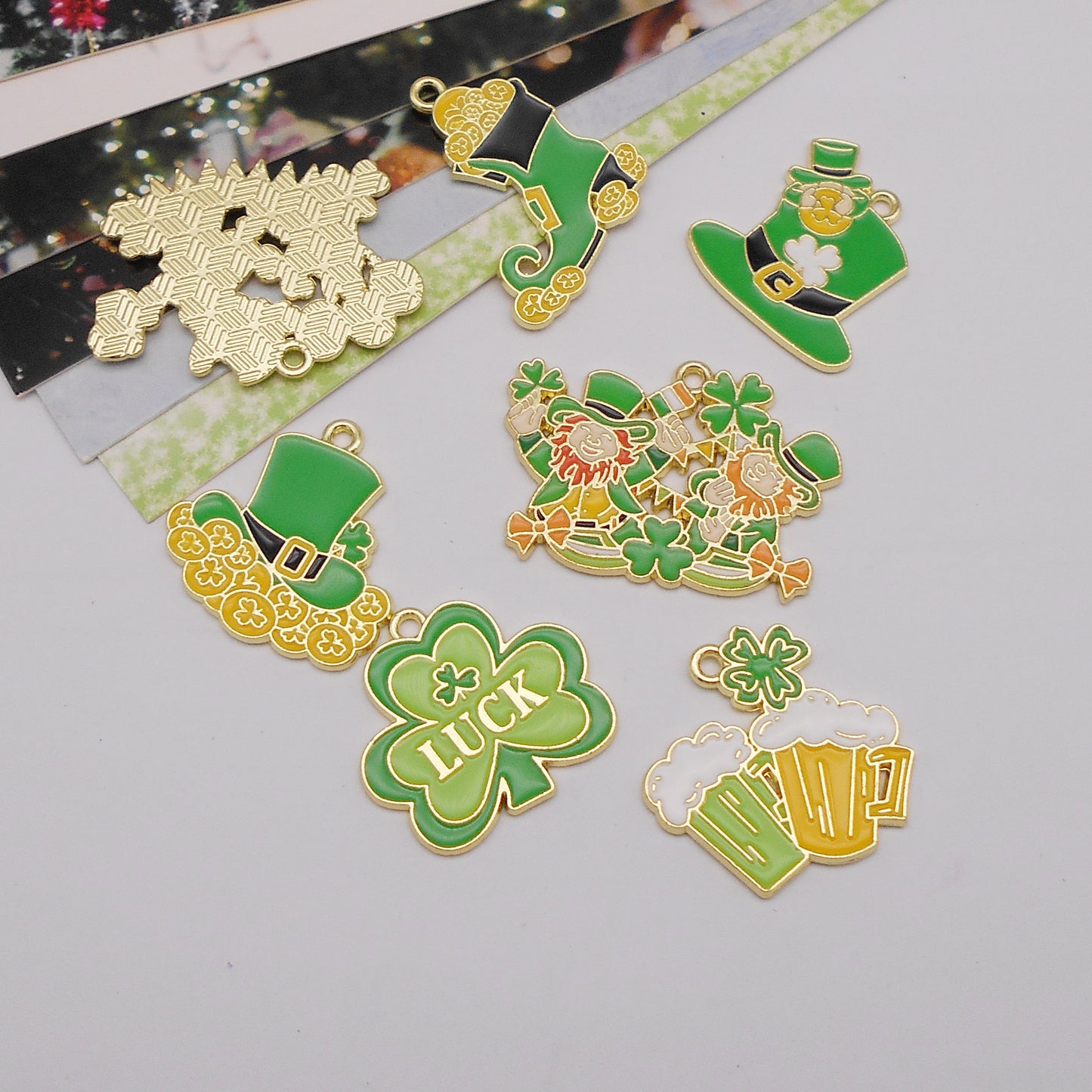 21pcs  Enamel Charms Alloy Shamrock St. Patrick's Day Pendant  for Jewelry Necklace Bracelet Earring Making Keychain Bookmark DIY Craft Findings