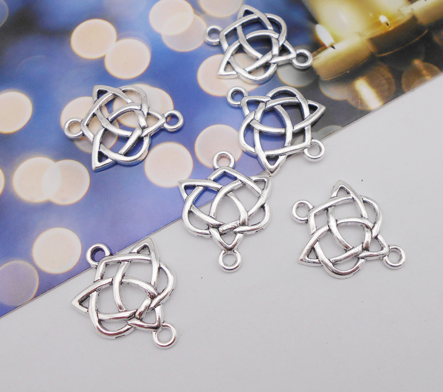 Antique Silver Alloy Chinese Knot Celtic Knot Celtic Knot Flower Link Pendant 30pcs/pack  Size 2.5*1.9cm