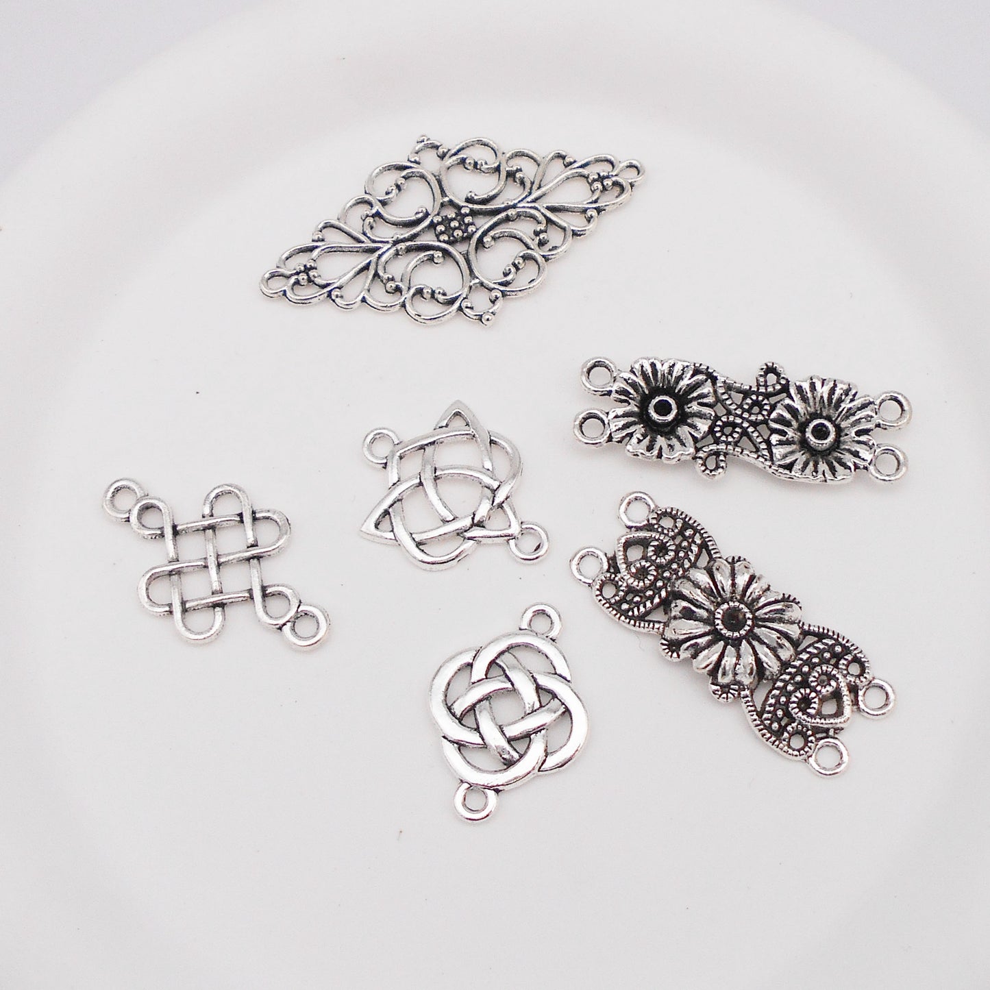 36pcs Mixed Antique Silver Alloy Chinese Knot Celtic Knot Celtic Knot Pendant for Jewelry Making DIY