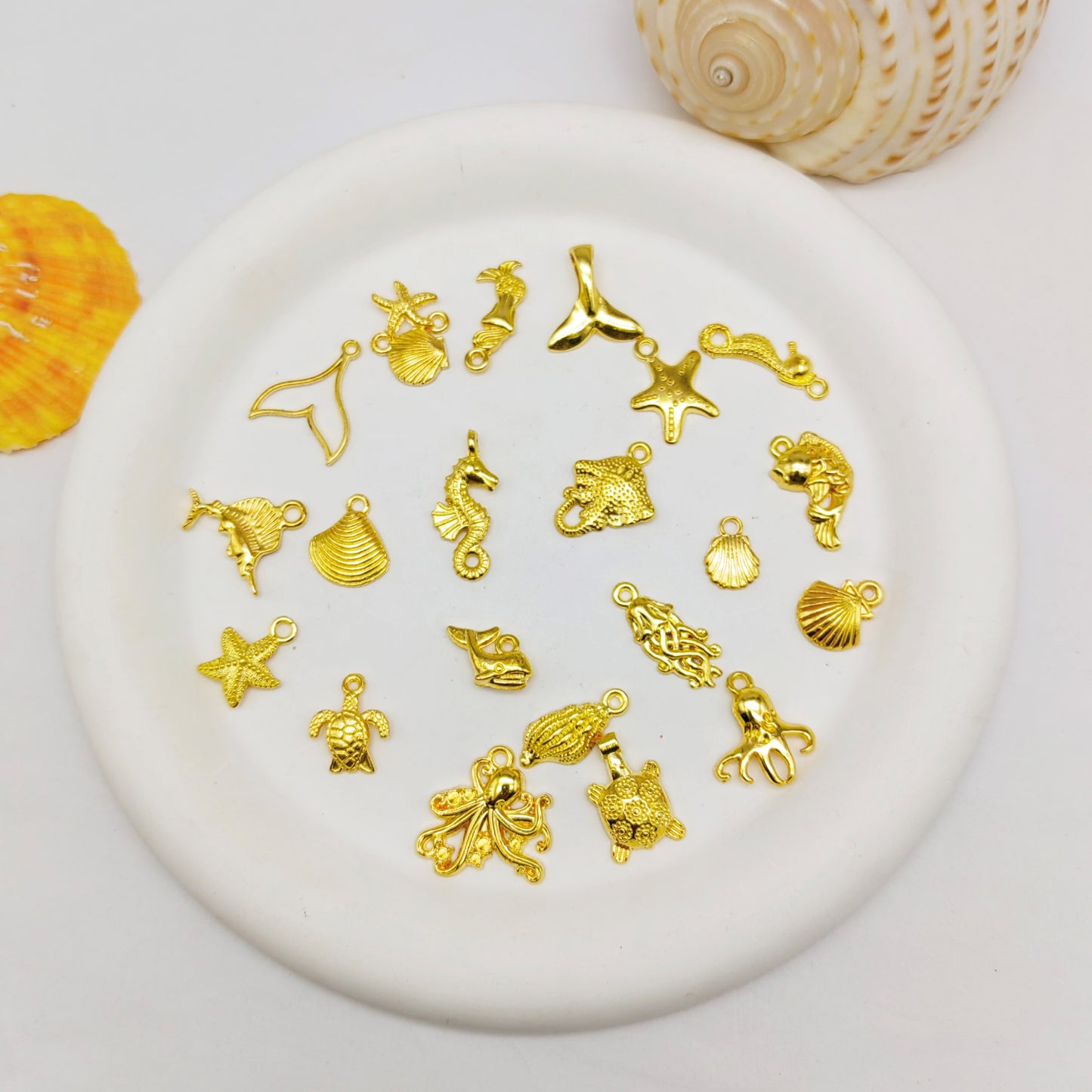 200PCS Gold Sea Animal Charms Assortment Starfish Shells Bulk Ocean Pendants Mermaid Tail Fish for Summer Beach Jewelry Necklace Bracelet Making DIY Crafts