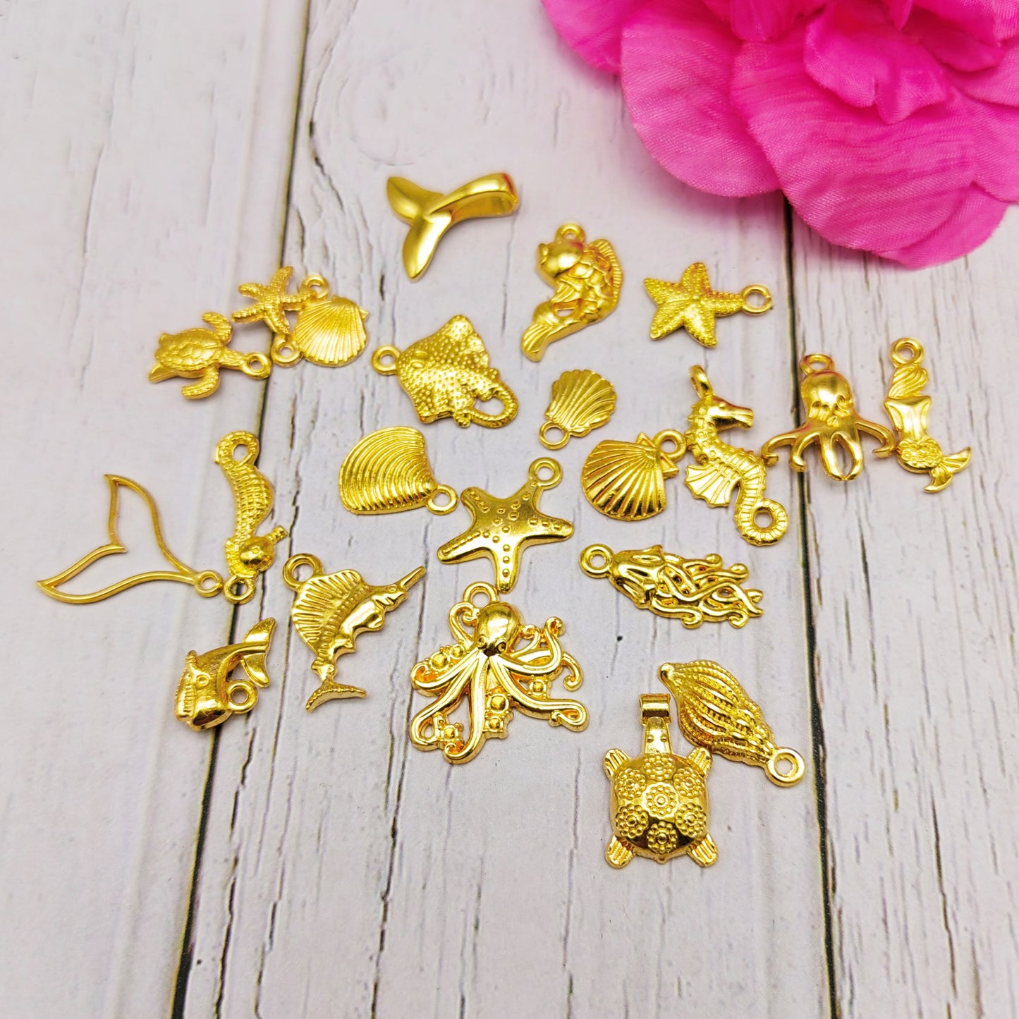 200PCS Gold Sea Animal Charms Assortment Starfish Shells Bulk Ocean Pendants Mermaid Tail Fish for Summer Beach Jewelry Necklace Bracelet Making DIY Crafts