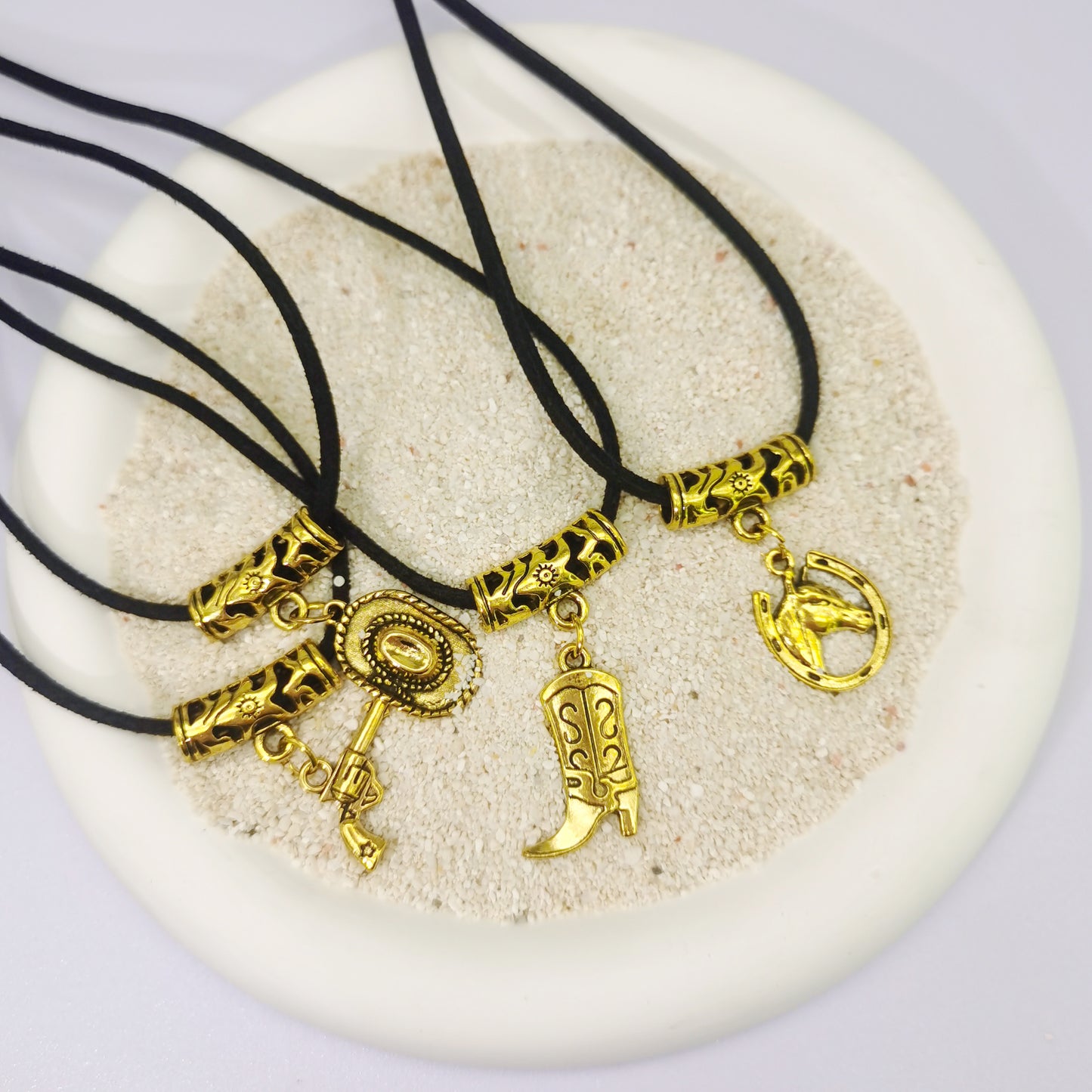 9pcs Western Cowgirl Necklace Antiqued Gold Color Cowboy Necklaces Alloy Boot Hats Eagles Pendant Necklace for Women Jewelry Gifts